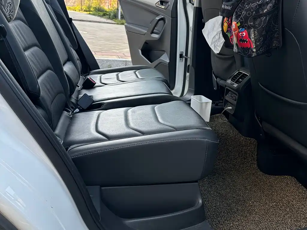 Volkswagen Tiguan L PHEV — миниатюра 16