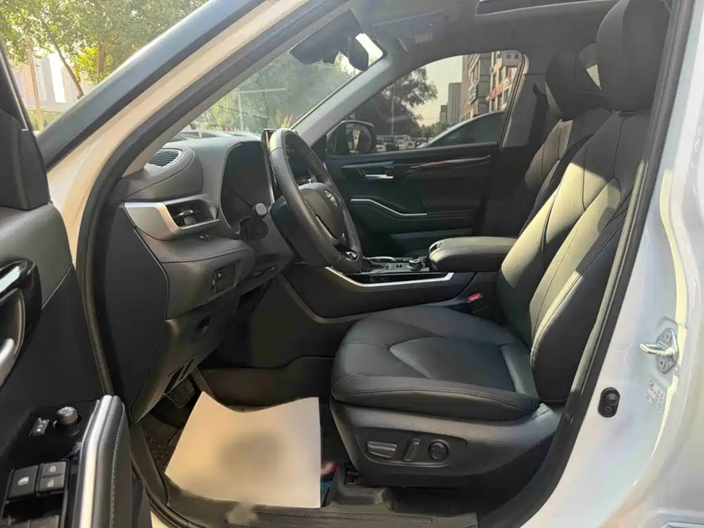 Toyota Highlander — миниатюра 16