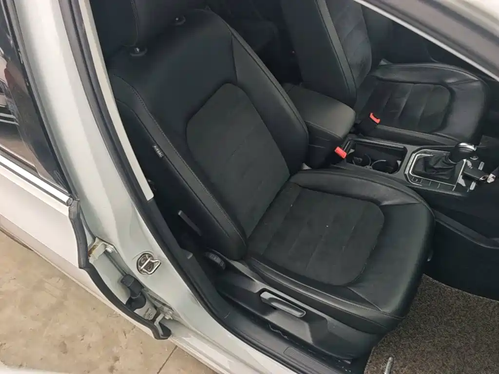 Volkswagen Golf Sportsvan — миниатюра 25