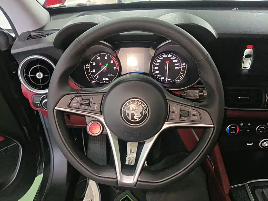 Alfa Romeo Stelvio — миниатюра 11