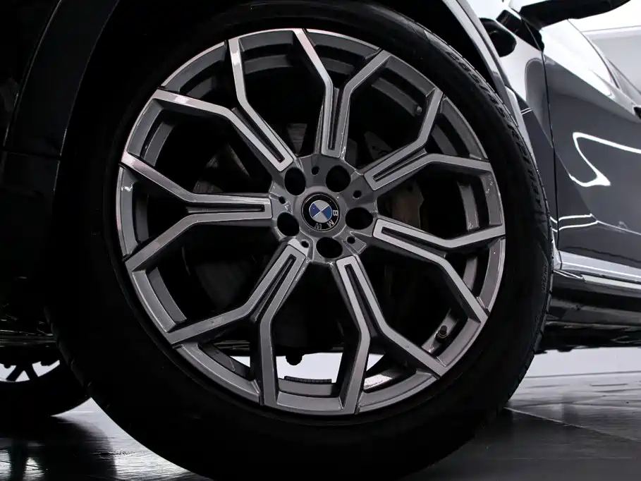 BMW X7 — миниатюра 18