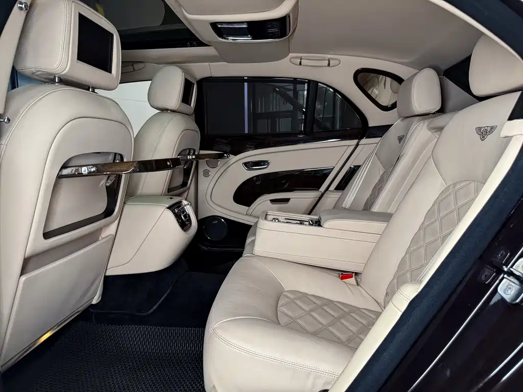 Bentley Mulsanne — миниатюра 24