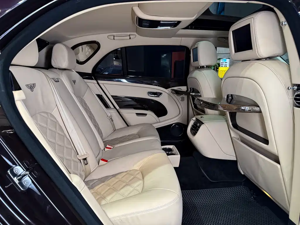 Bentley Mulsanne — миниатюра 26