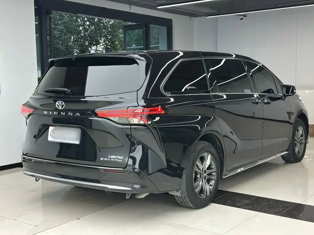Toyota Sienna — миниатюра 13