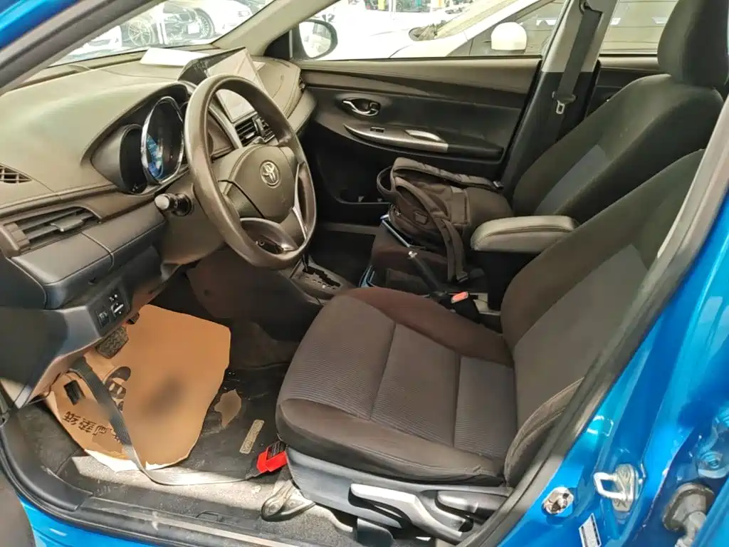 Toyota Yaris L — миниатюра 15