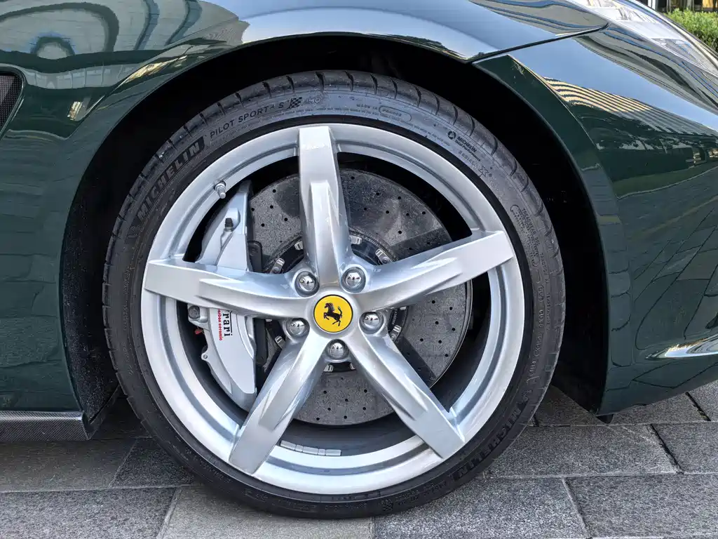 FERRARI GTC4LUSSO