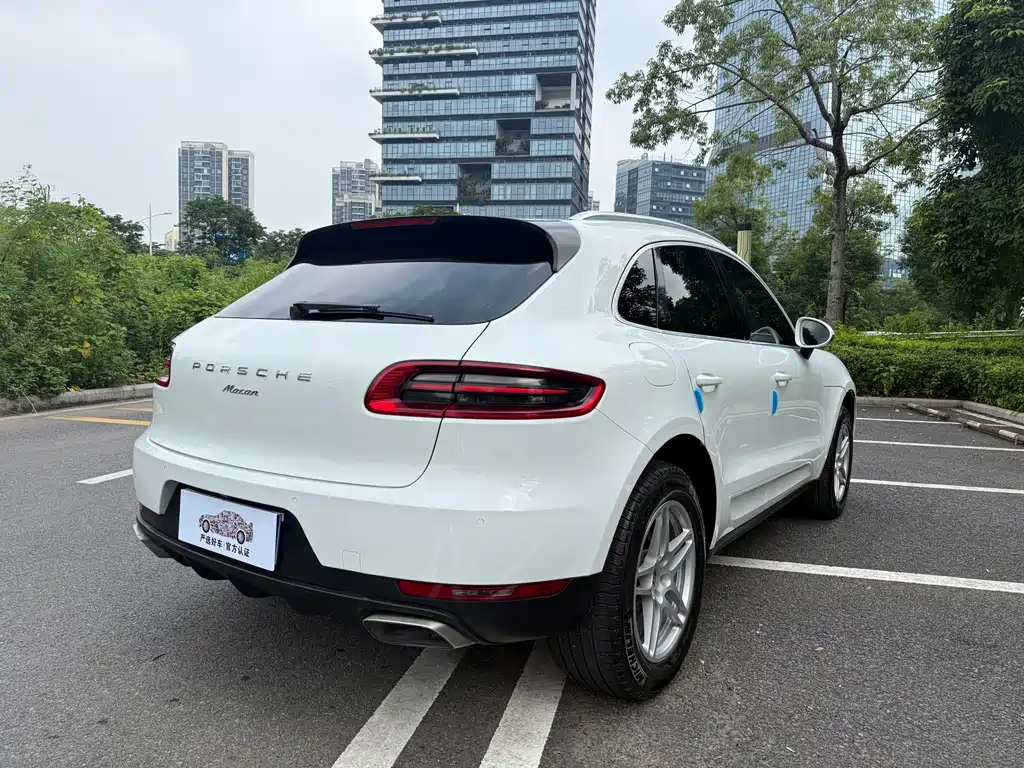 Porsche Macan — миниатюра 4