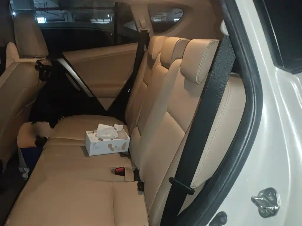 Toyota RAV4 — миниатюра 15