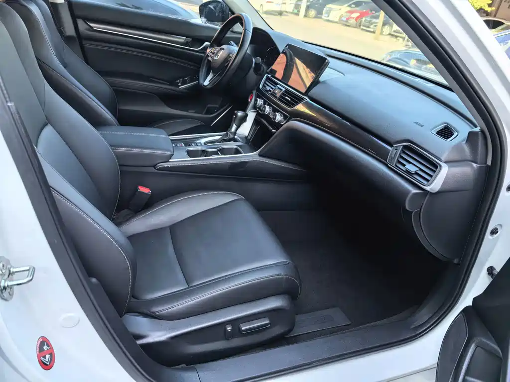 Honda Accord — миниатюра 13