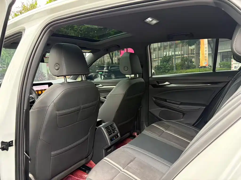 Volkswagen Golf — миниатюра 14