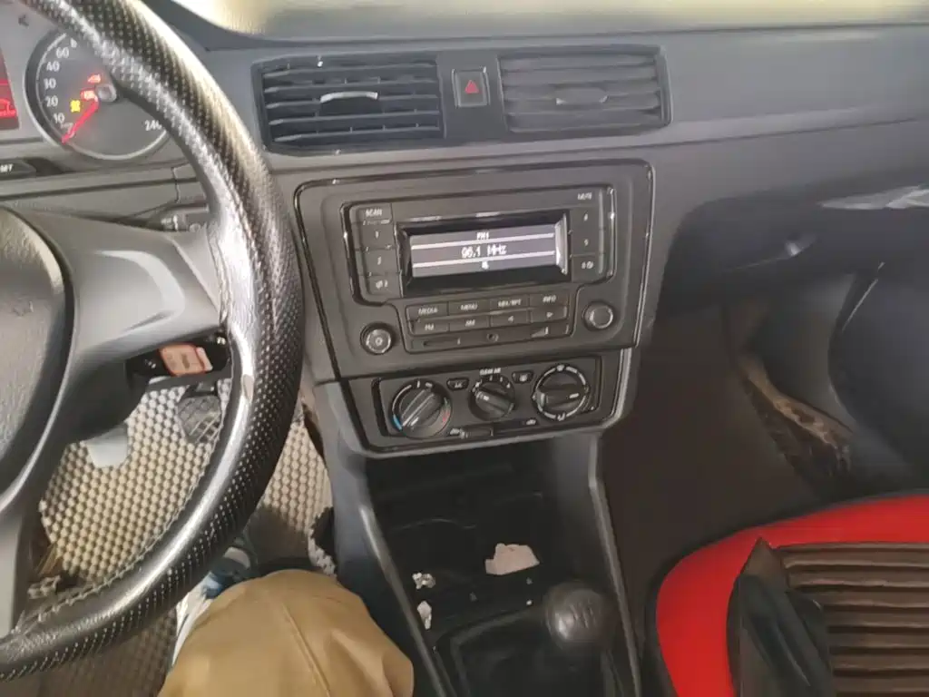Volkswagen Santana — миниатюра 18