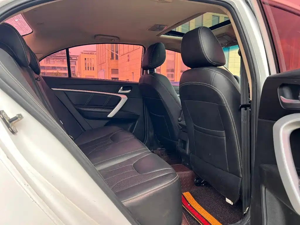 Geely Emgrand — миниатюра 11