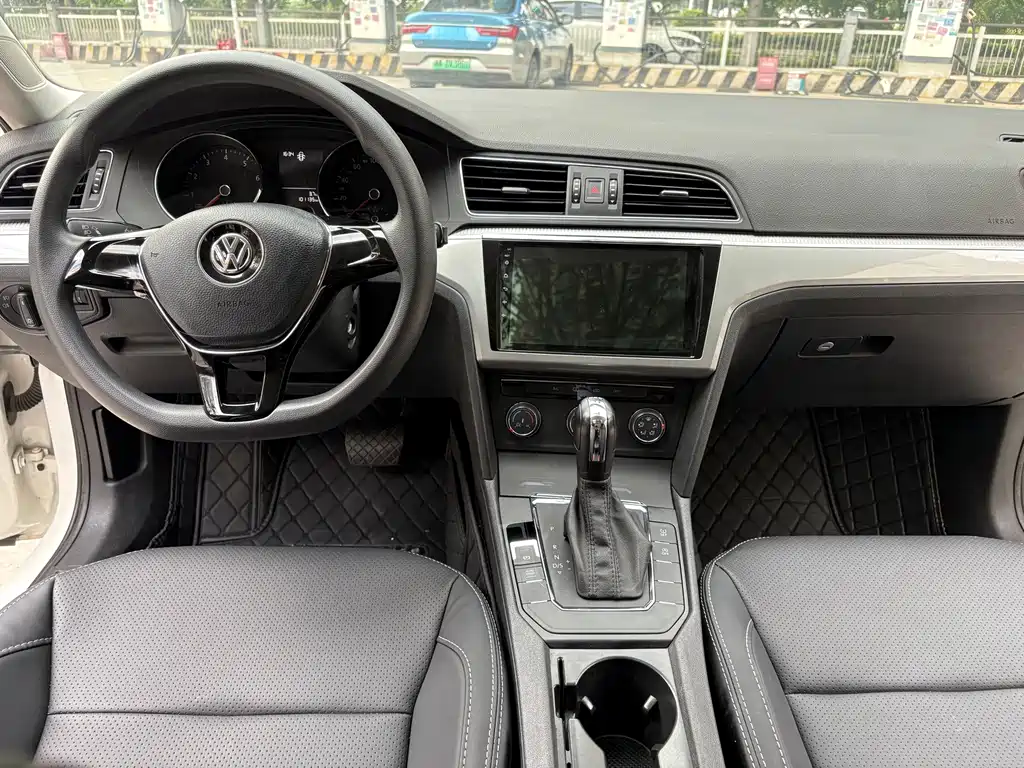 Volkswagen Lamando — миниатюра 8