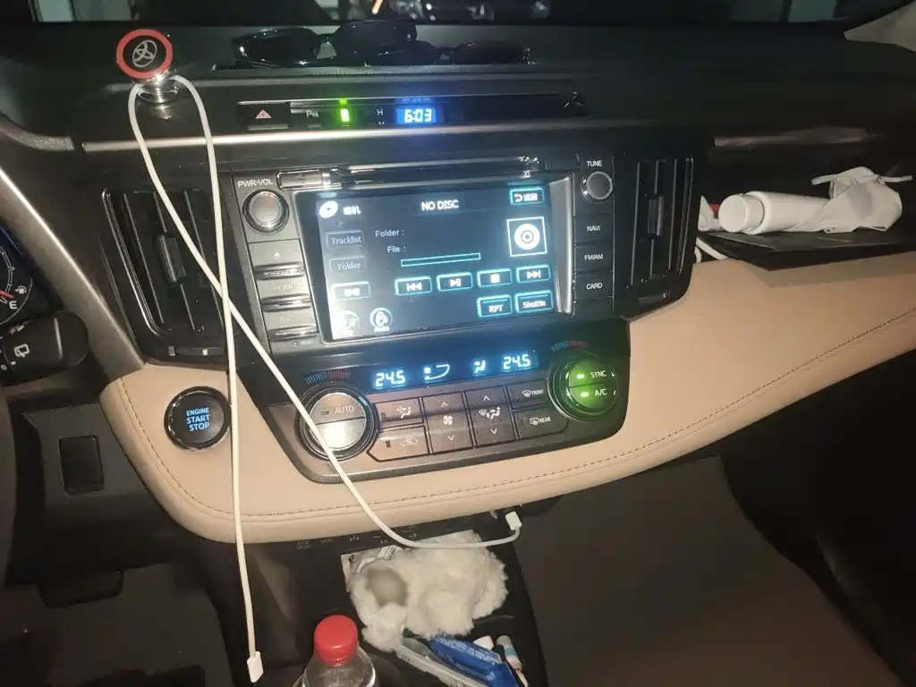 Toyota RAV4 — миниатюра 6
