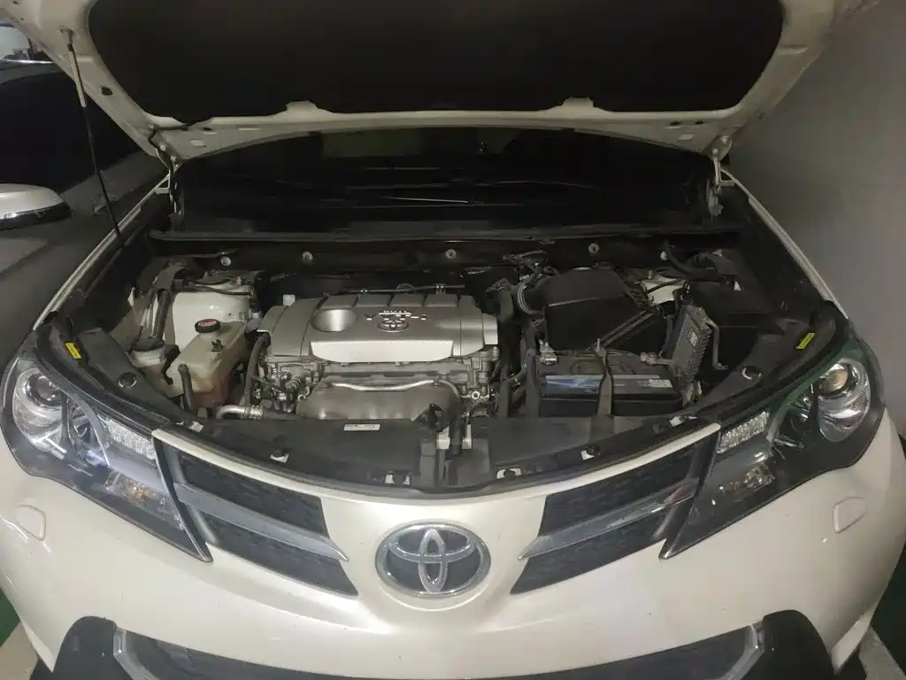 Toyota RAV4 — миниатюра 11