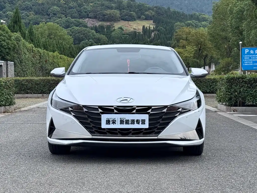 Hyundai Elantra — миниатюра 2