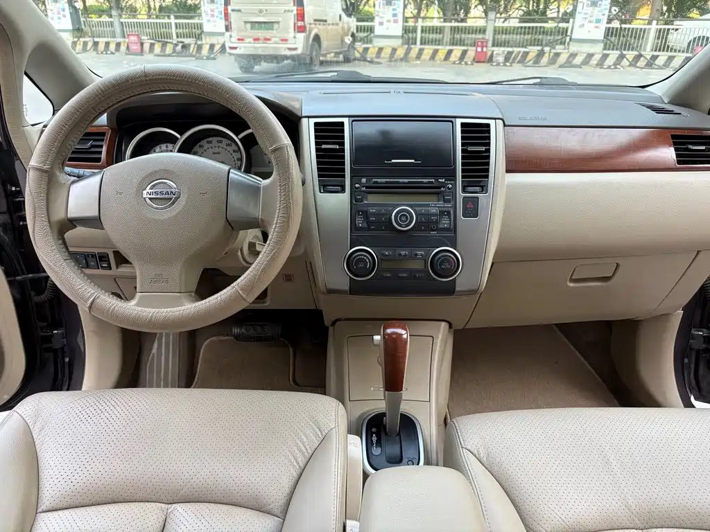 Nissan Tiida — миниатюра 10
