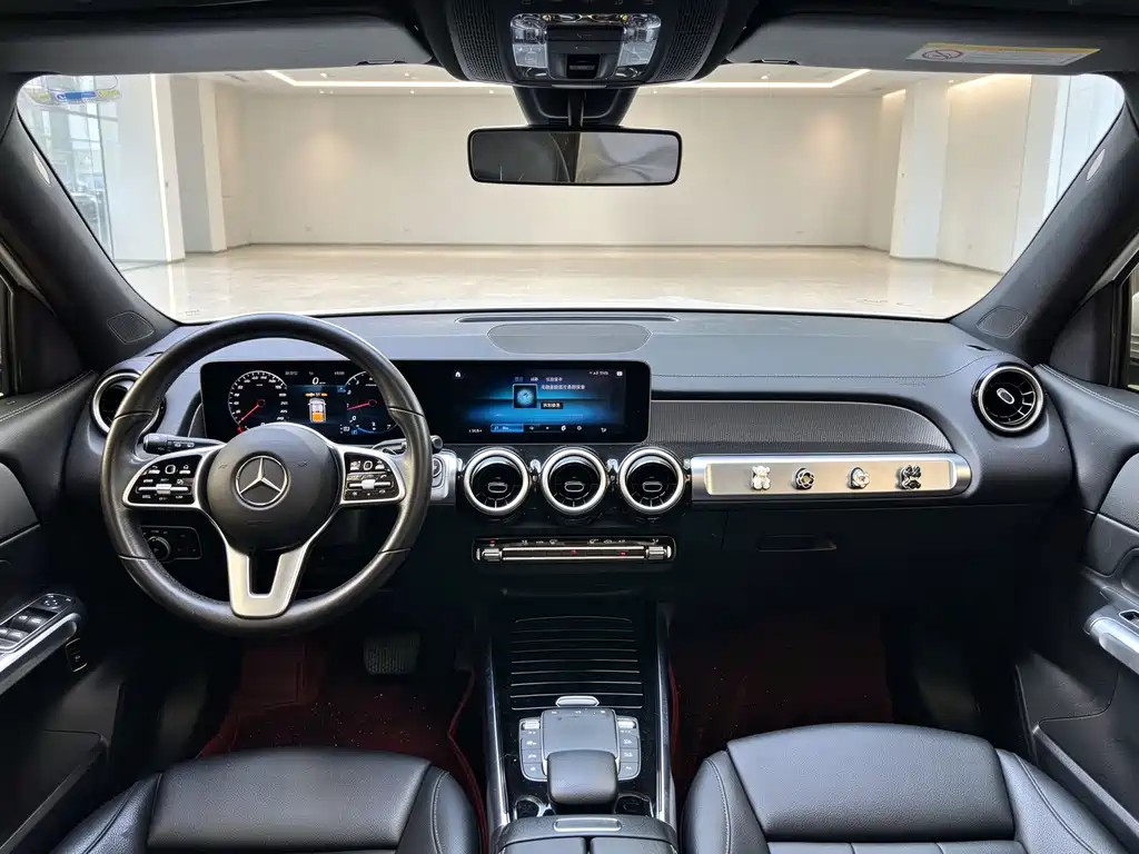 Mercedes-Benz GLB — миниатюра 13