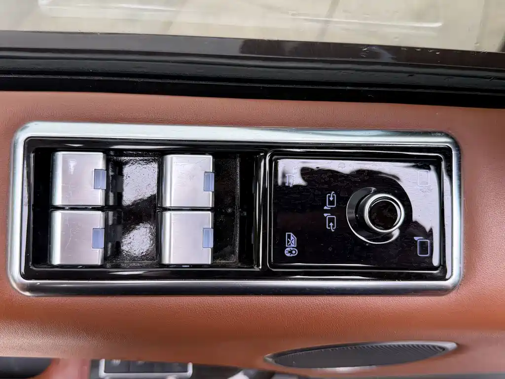 Land Rover Sport — миниатюра 5