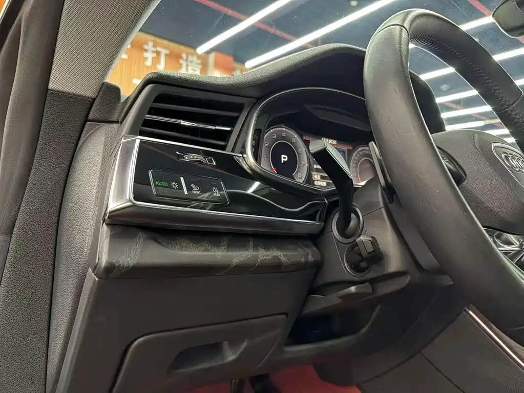 Audi Q8 2019 55 TFSI Premium
