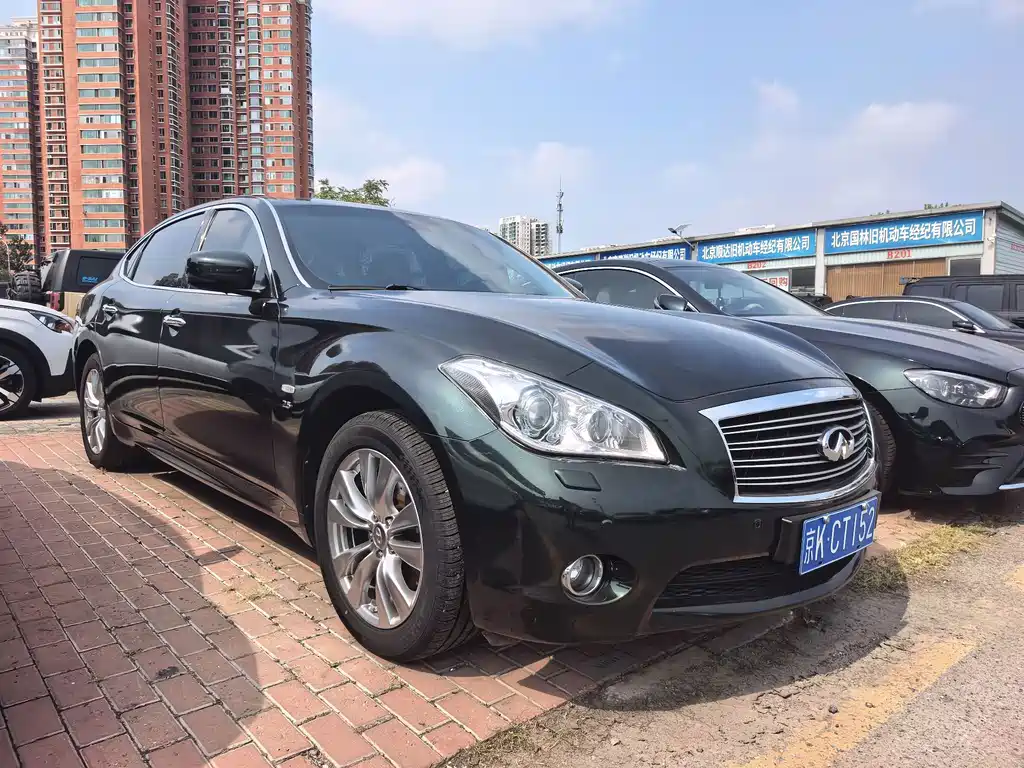 Infiniti Q70 — миниатюра 3