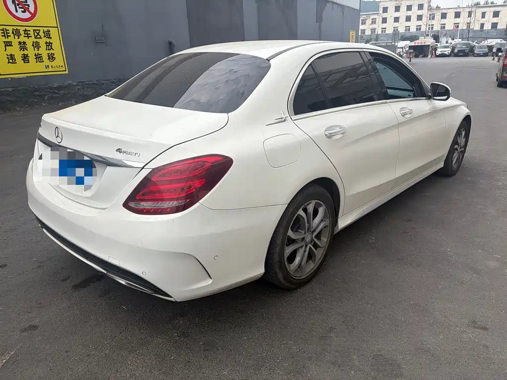 Mercedes-Benz C-Class — миниатюра 3