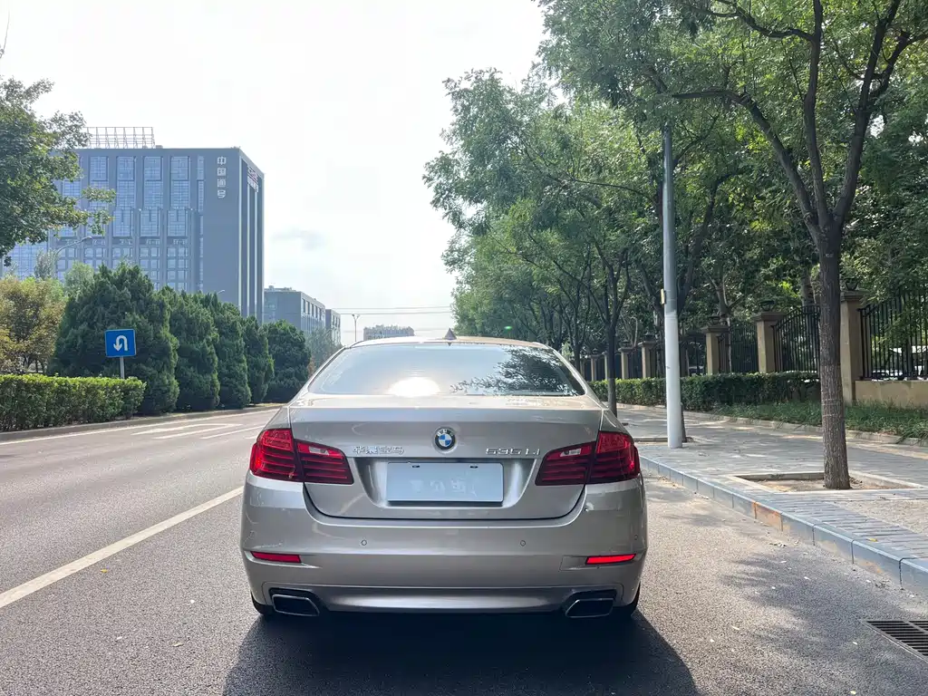 BMW 5 Series — миниатюра 15