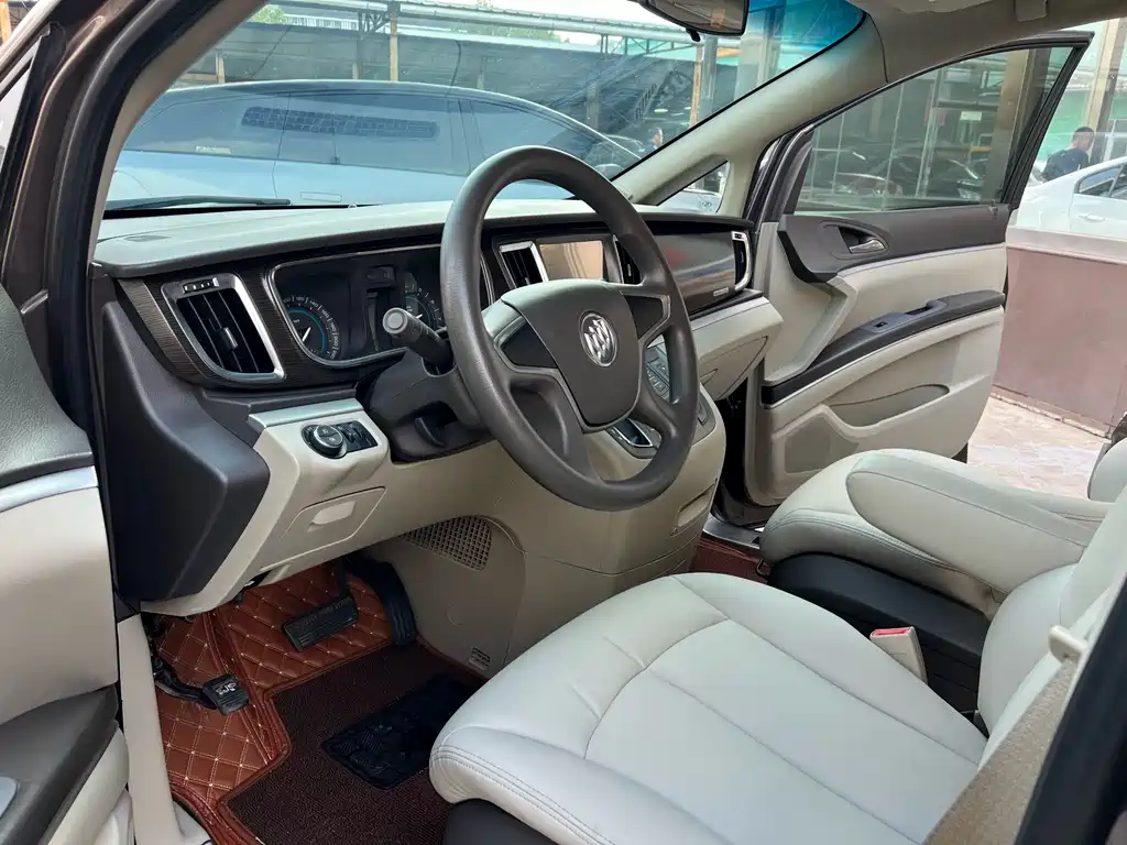 Buick GL8 2013 2.4L CT Luxury Comfort