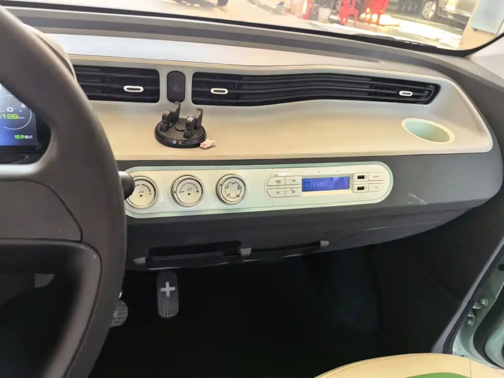 Wuling MINIEV — миниатюра 10