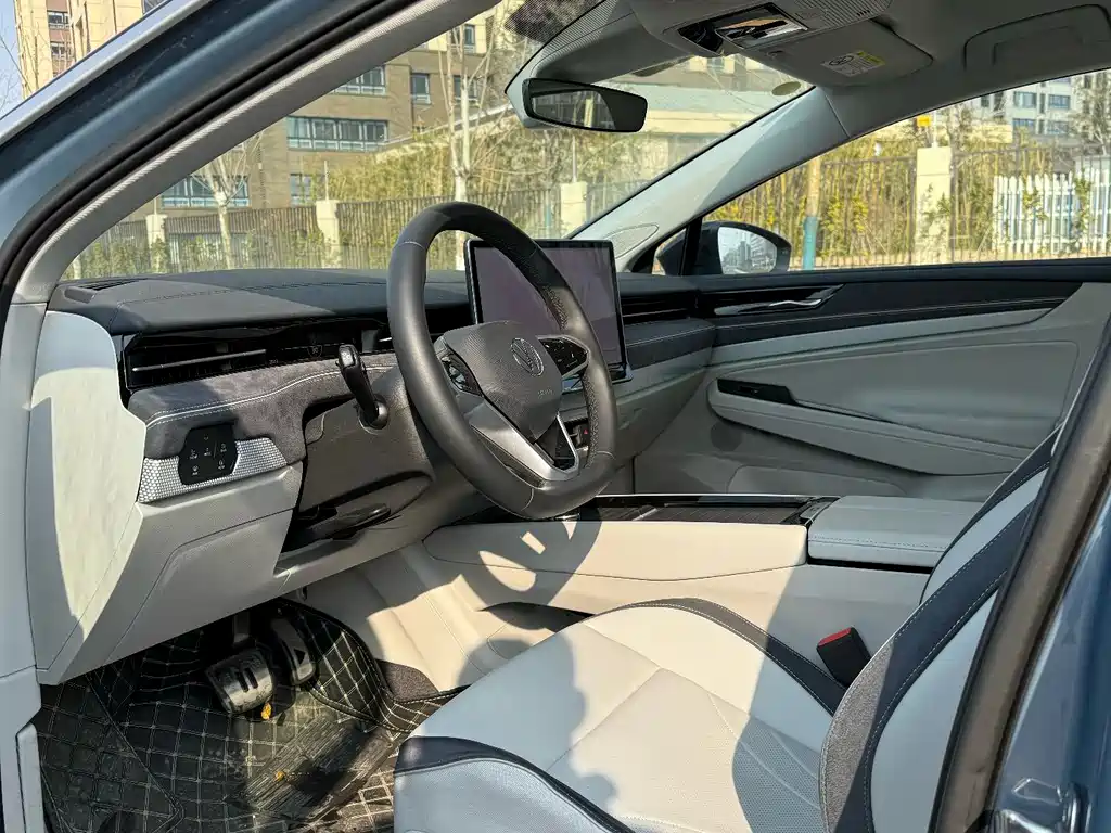 VOLKSWAGEN ID.7 VIZZION