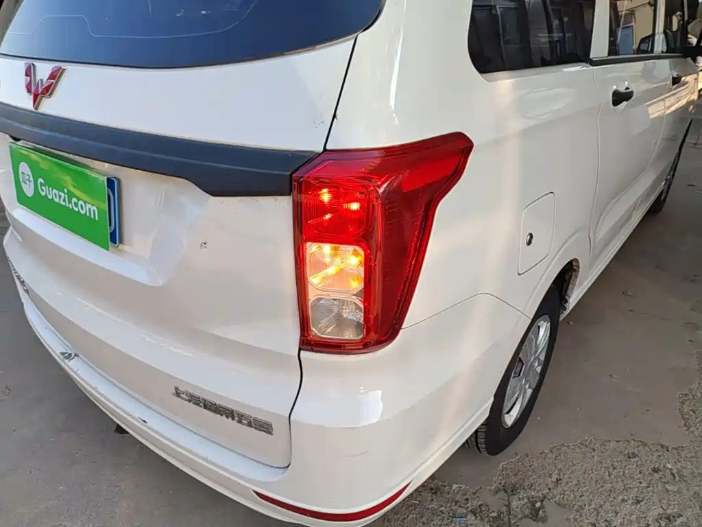Wuling Hongguang — миниатюра 8