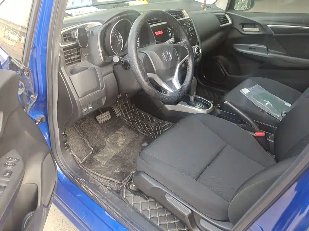 Honda Fit — миниатюра 12