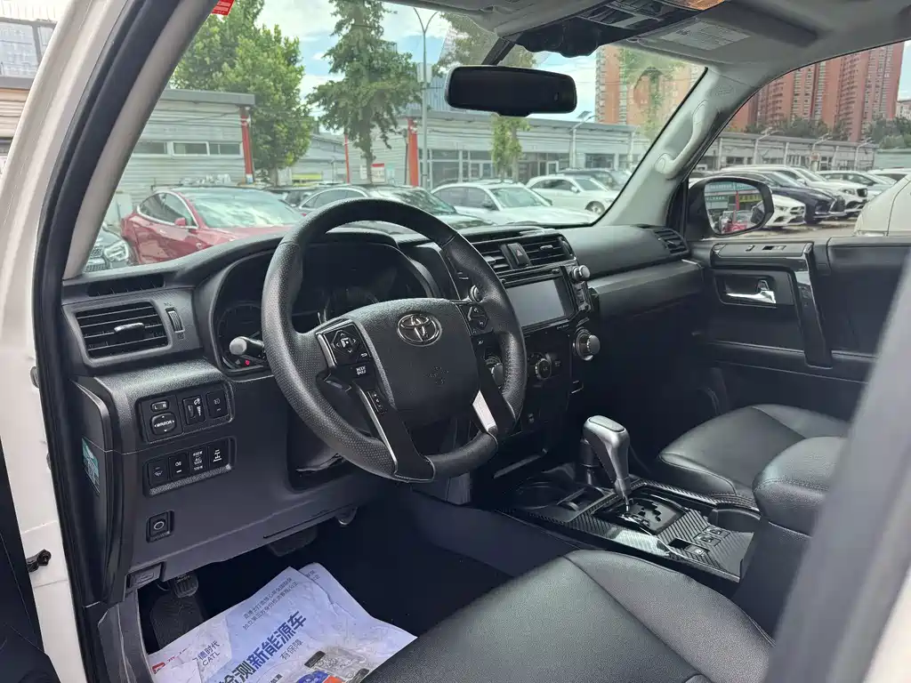 Toyota 4Runner — миниатюра 2