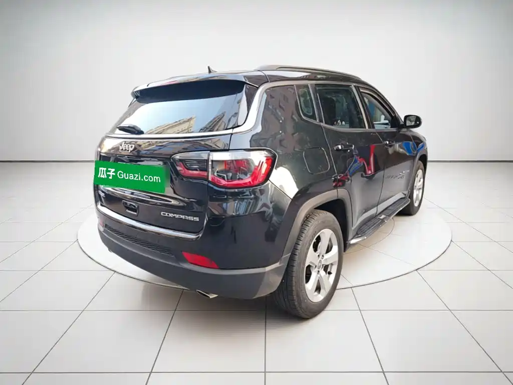 Jeep Compass — миниатюра 4