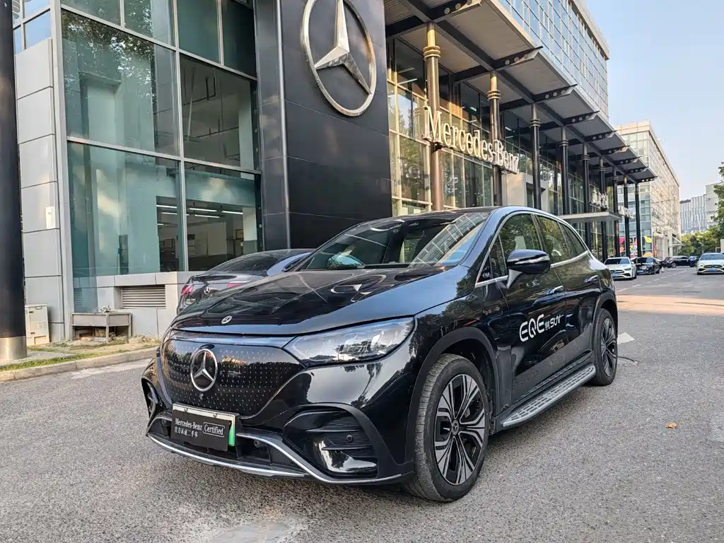 Mercedes-Benz EQE SUV