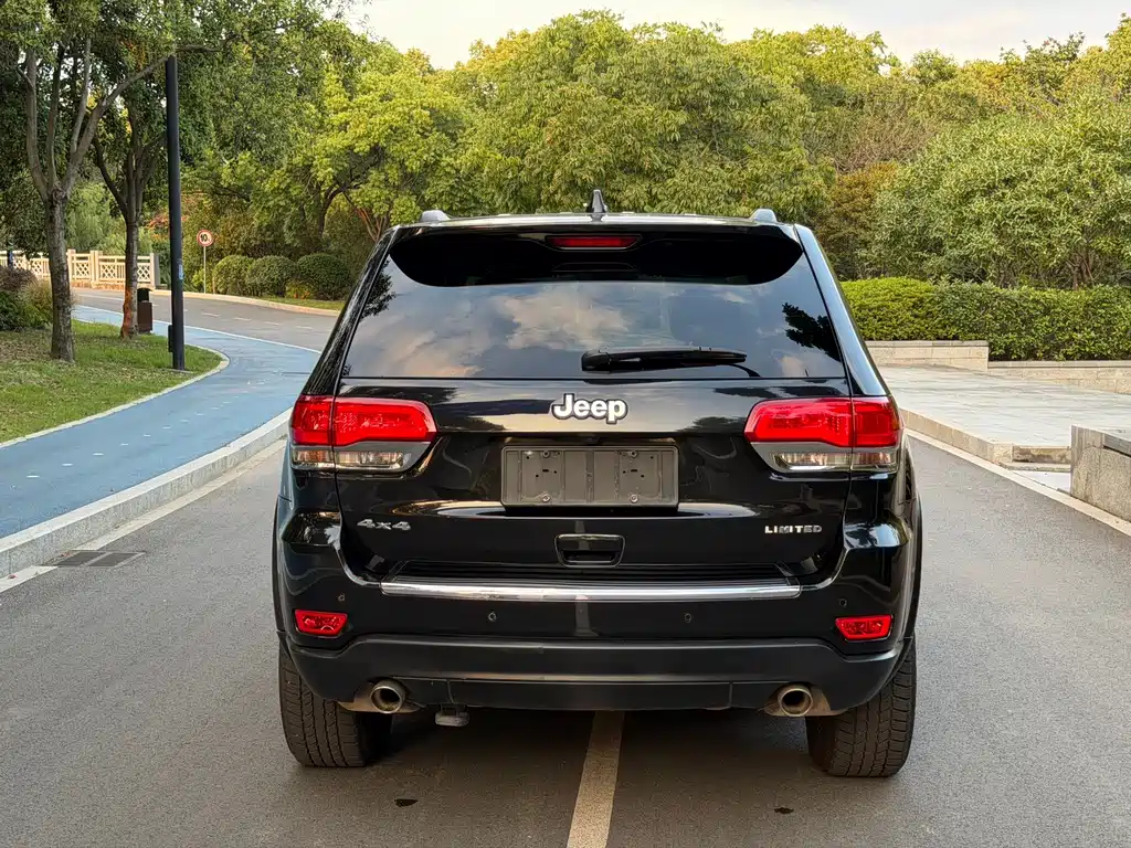 Jeep Grand Cherokee (Import) — миниатюра 14