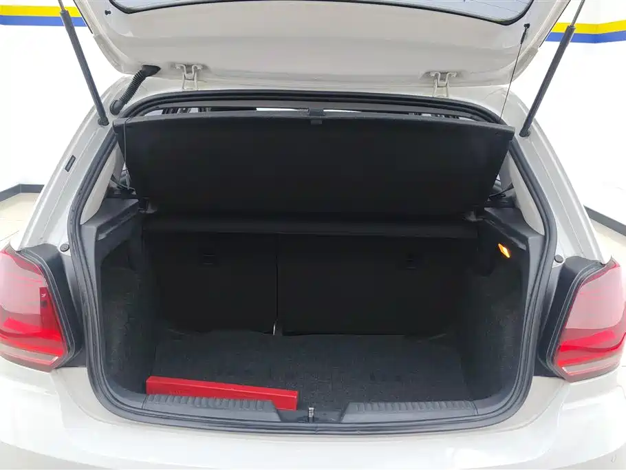 Volkswagen Polo 2016 1.6L AT Comfort