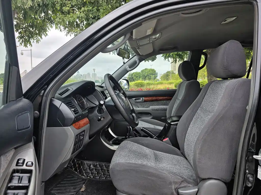 Toyota Land Cruiser Prado 2004 GX 2.7 AT