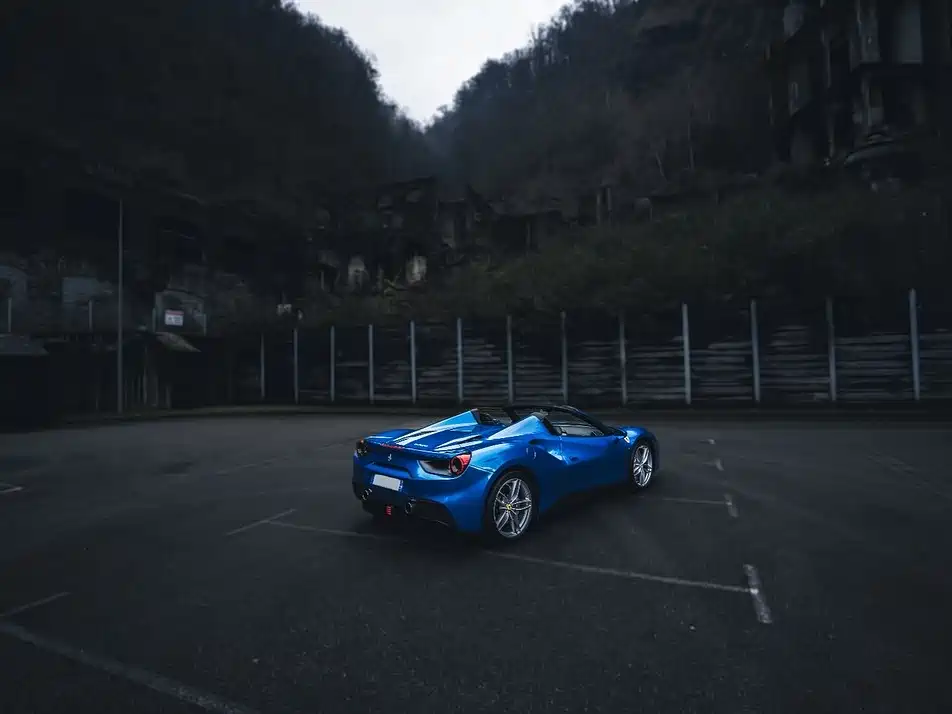 FERRARI 488