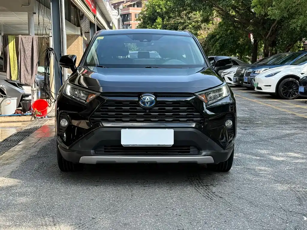 Toyota RAV4 — миниатюра 2