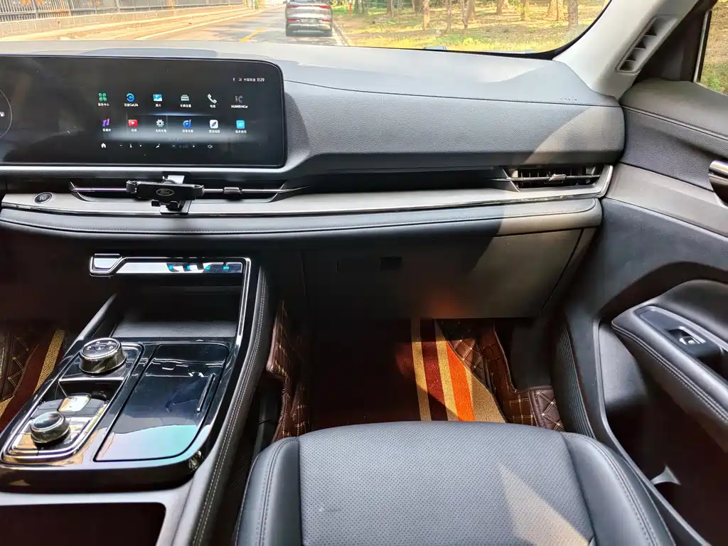 Ford Equator Sport — миниатюра 14