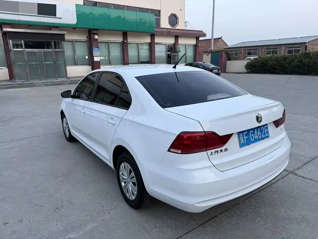 Volkswagen Santana — миниатюра 3