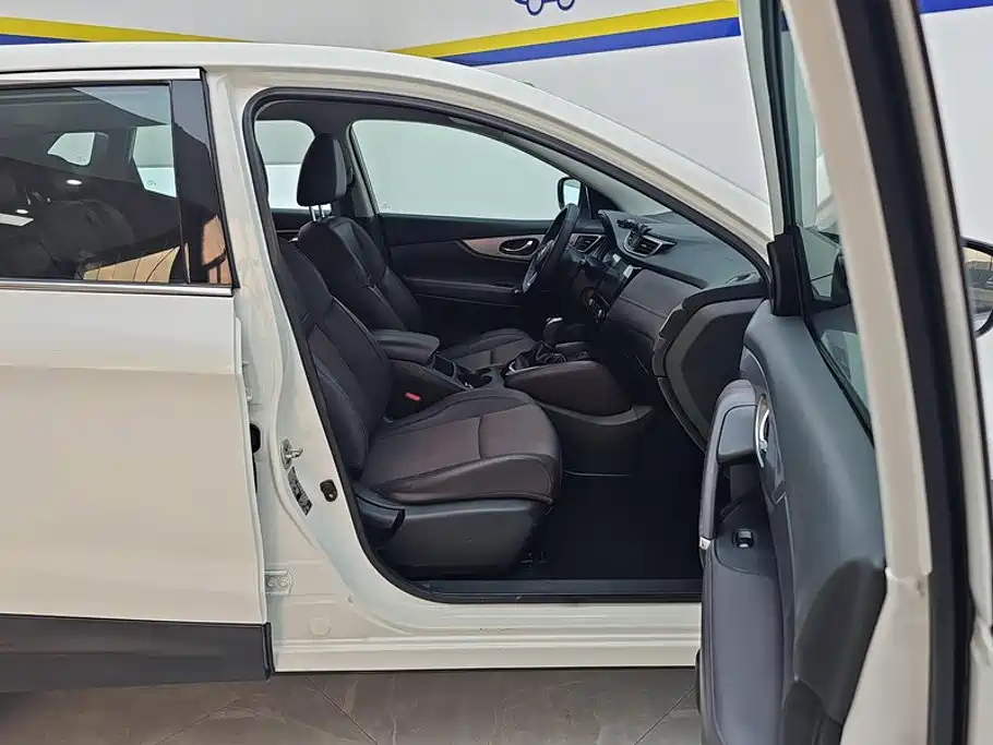 Nissan Qashqai — миниатюра 8
