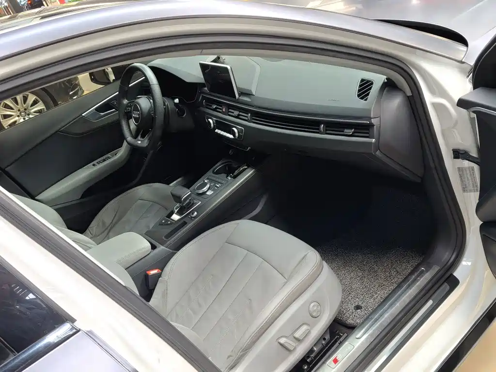 Audi A4L — миниатюра 5