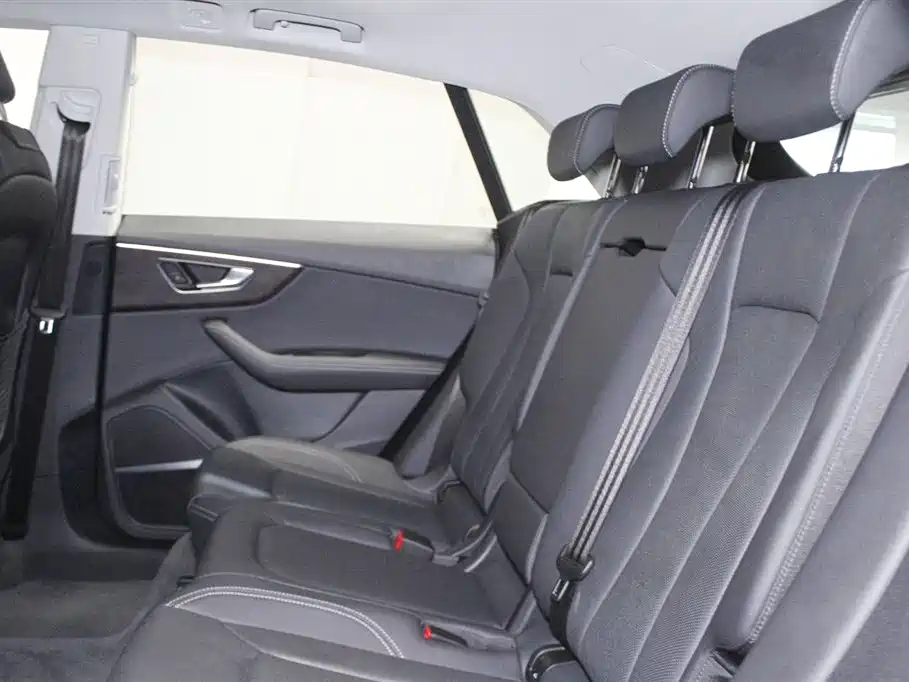 Audi Q8 2024 45 TFSI Luxury