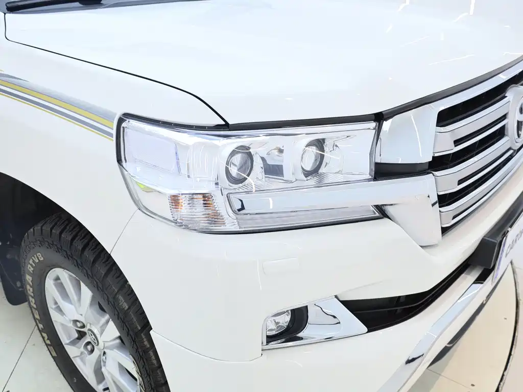 Toyota Land Cruiser 2012 4.6L AT VX-R