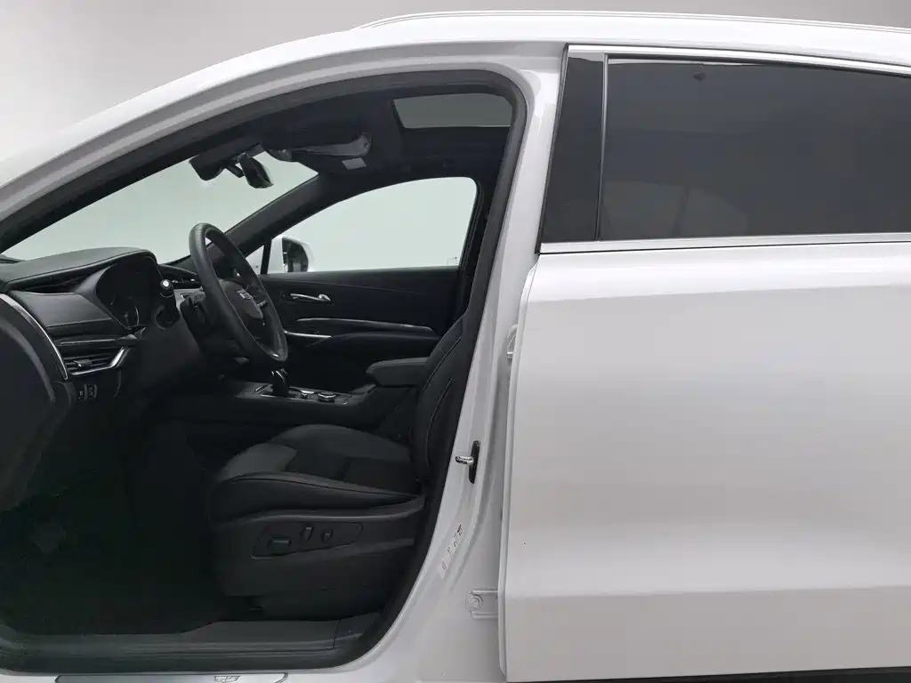 Cadillac XT4 — миниатюра 10