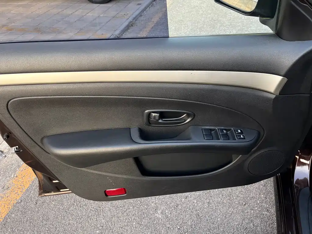 Nissan Sylphy — миниатюра 8
