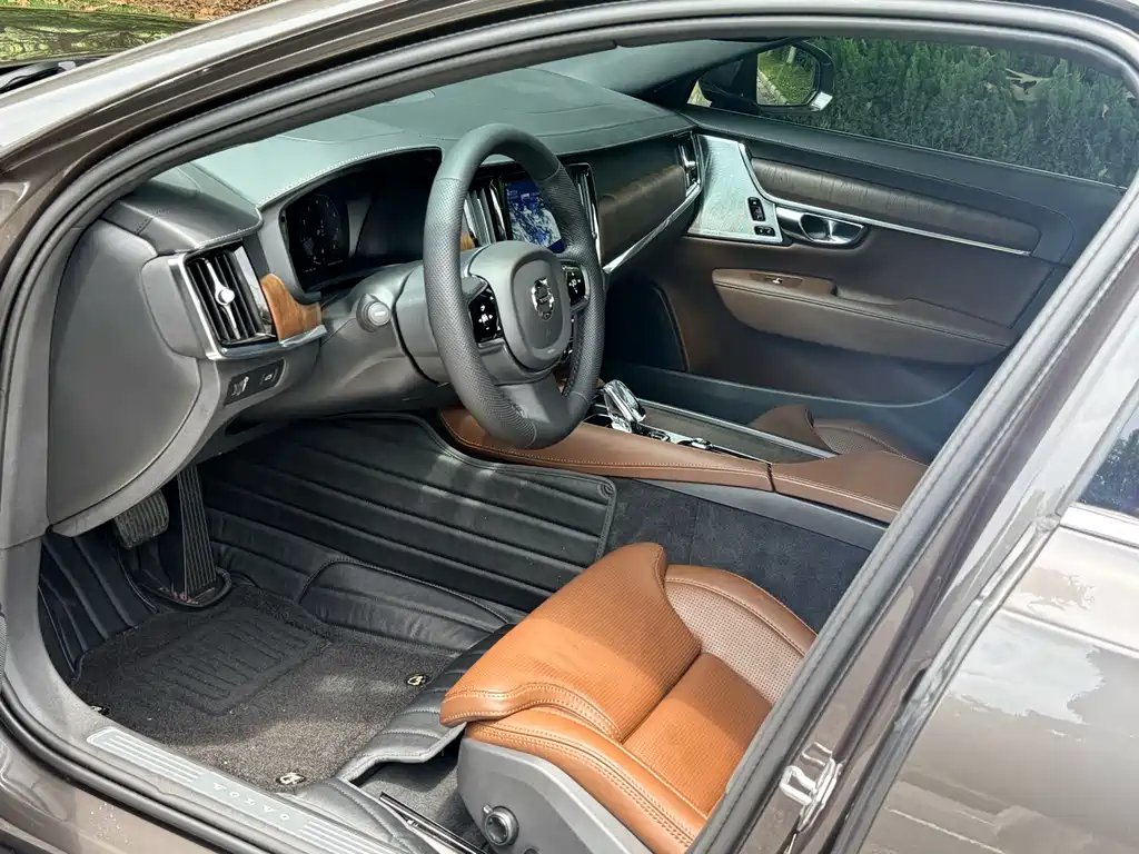 Volvo S90 2021 B5 Luxury