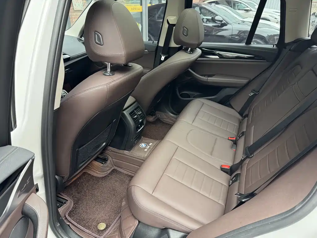 BMW X3 — миниатюра 9